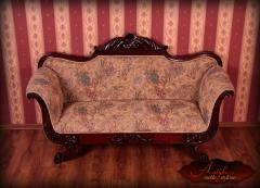 Szczególna kanapa Biedermeier z około 1850 r.
